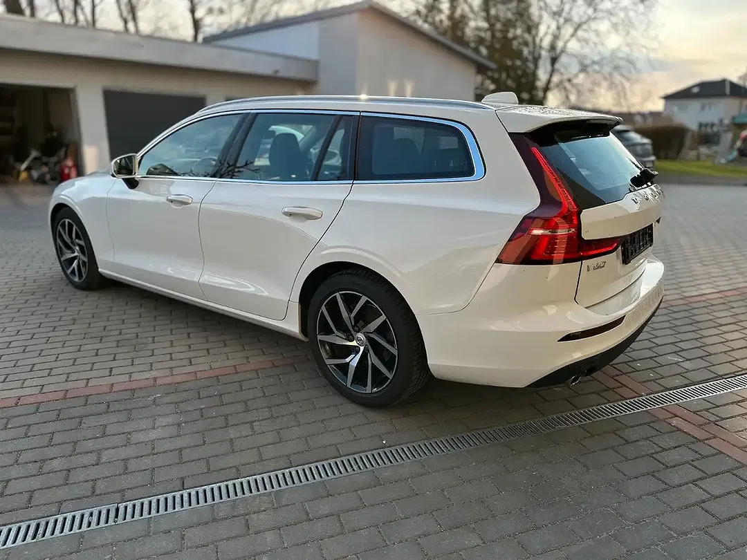 Volvo V60 - Thumbnail 4
