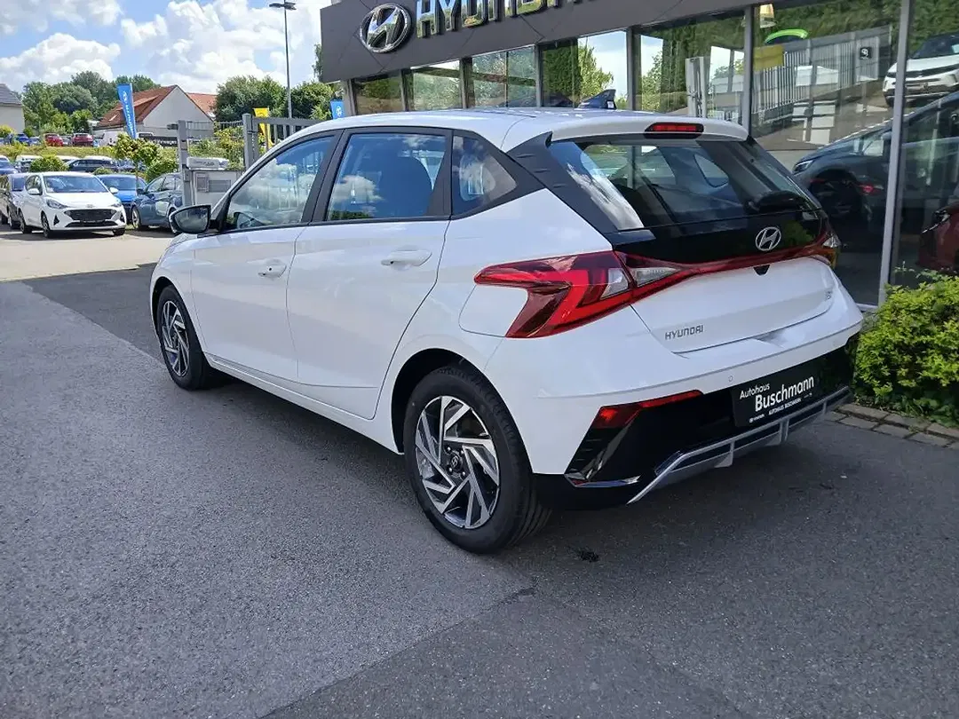 Hyundai i20 - Thumbnail 3