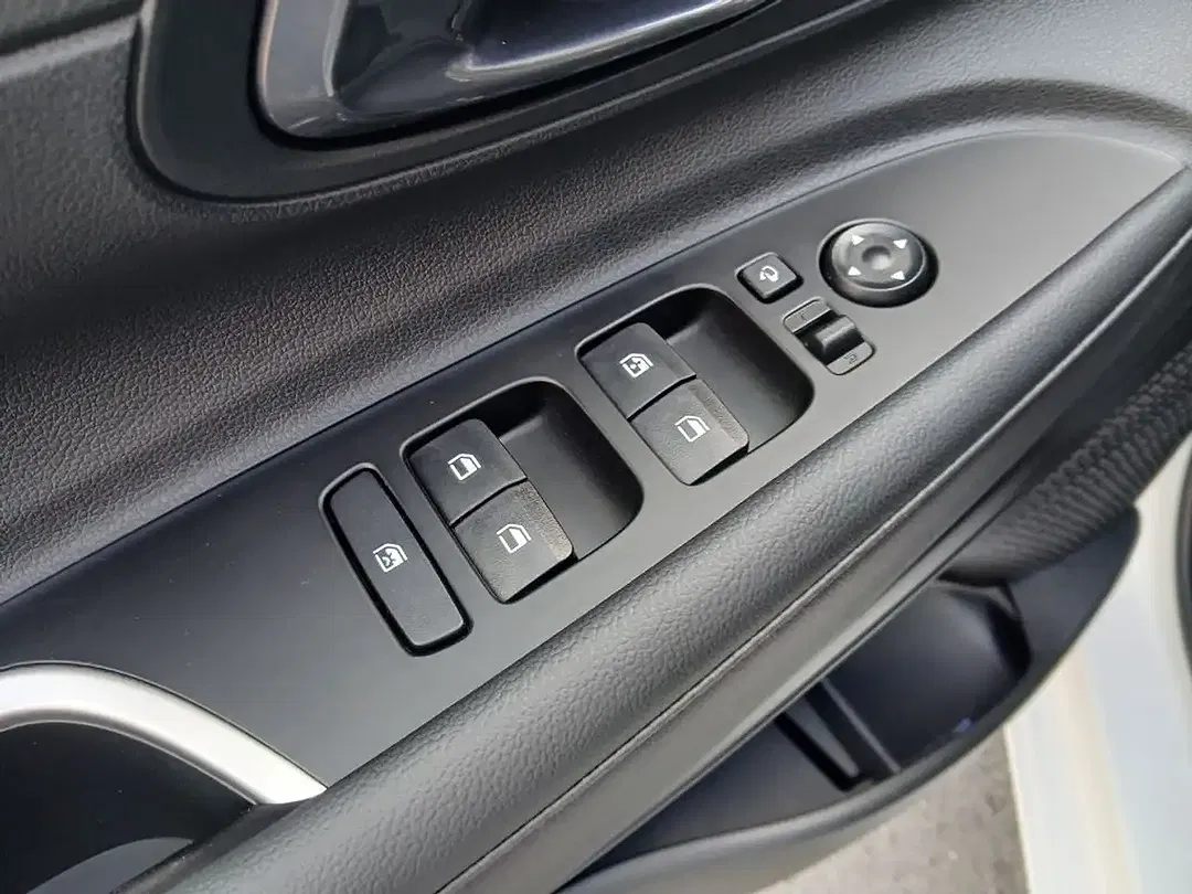 Hyundai i20 - Thumbnail 9