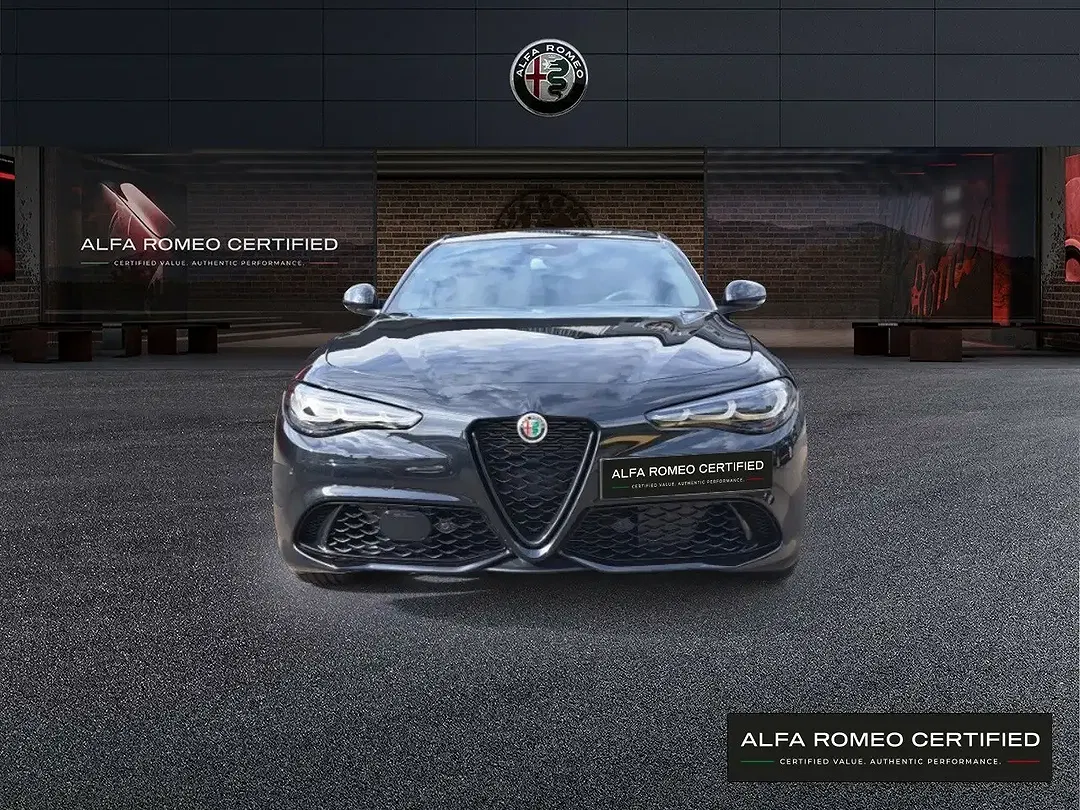 Alfa Romeo Giulia - Thumbnail 2
