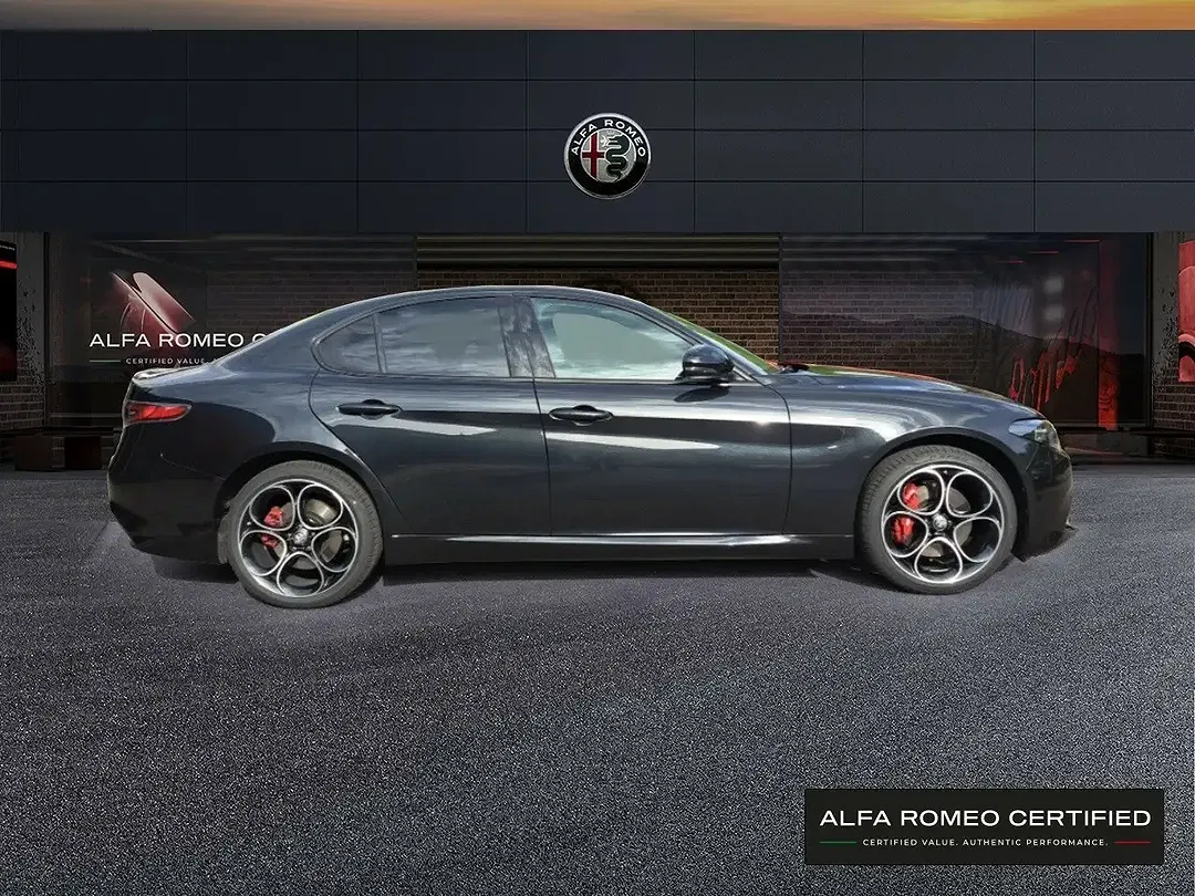 Alfa Romeo Giulia - Thumbnail 4