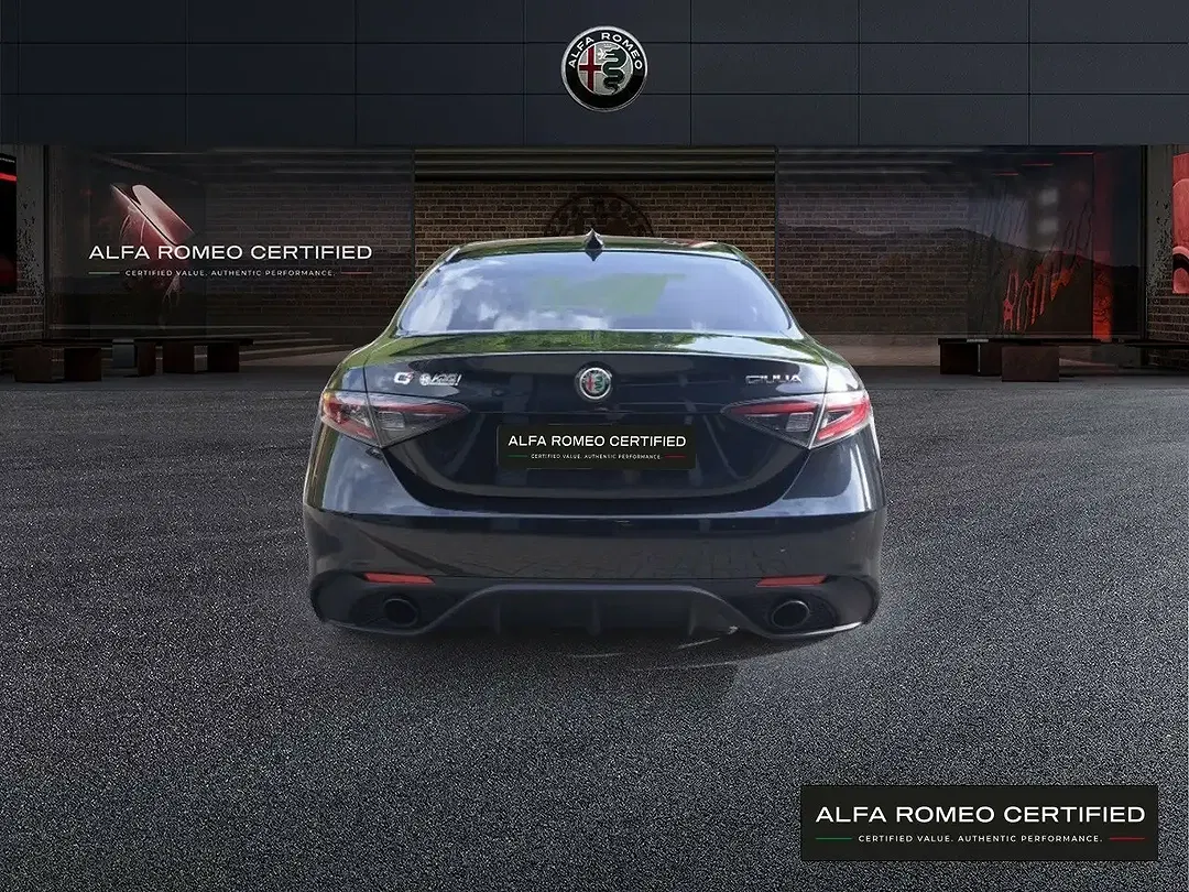 Alfa Romeo Giulia - Thumbnail 5