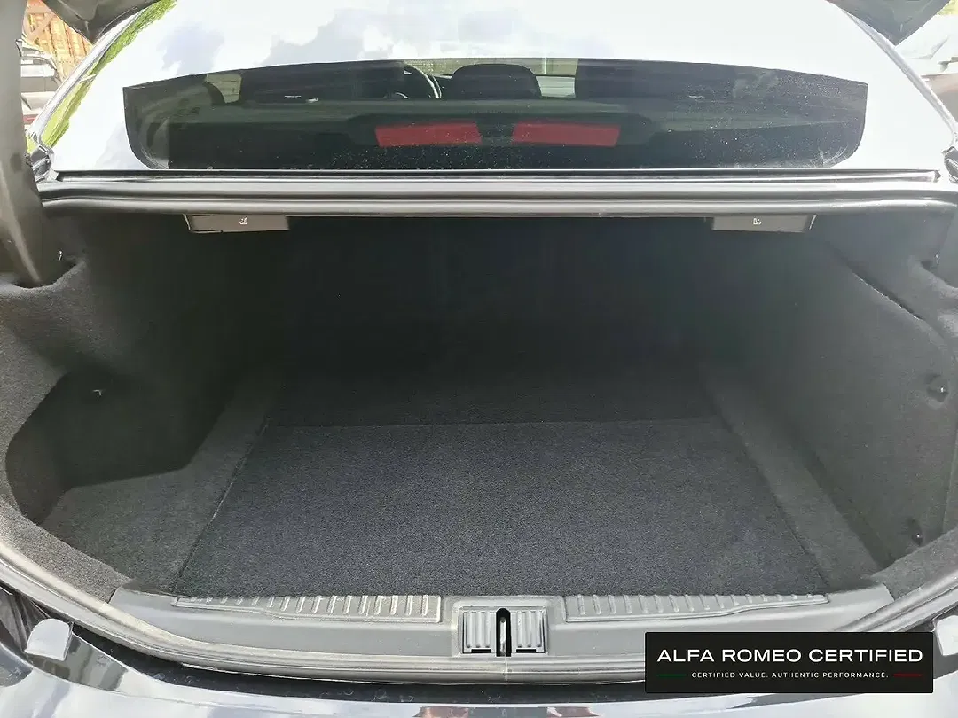 Alfa Romeo Giulia - Thumbnail 6
