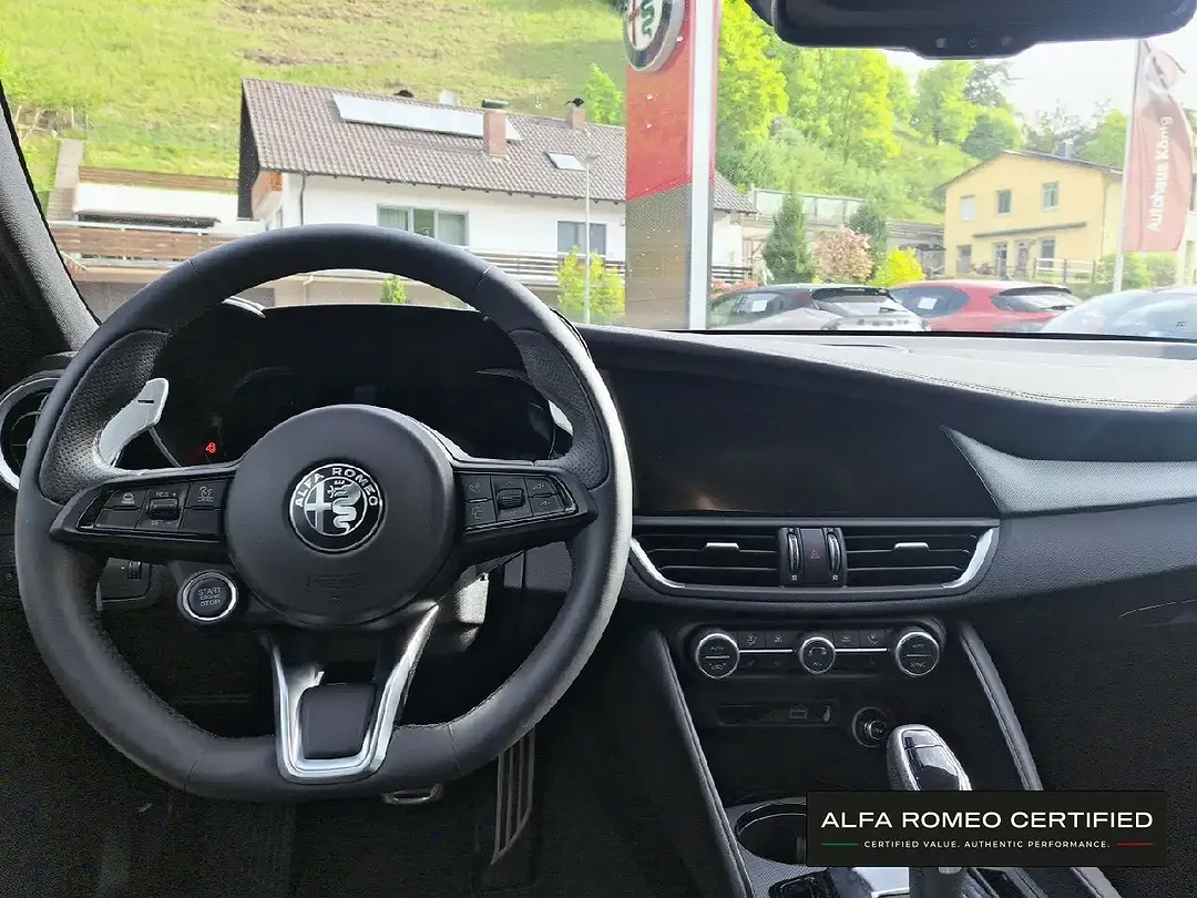 Alfa Romeo Giulia - Thumbnail 8
