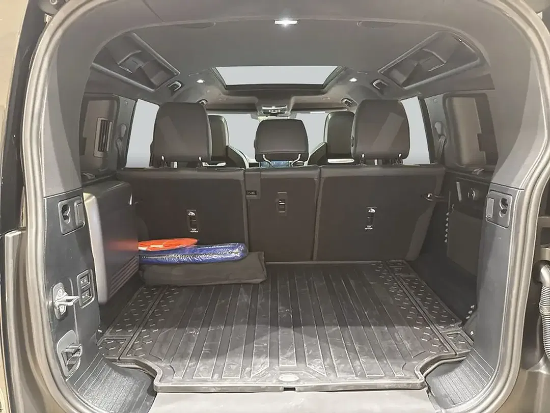 Land Rover Defender - Thumbnail 11