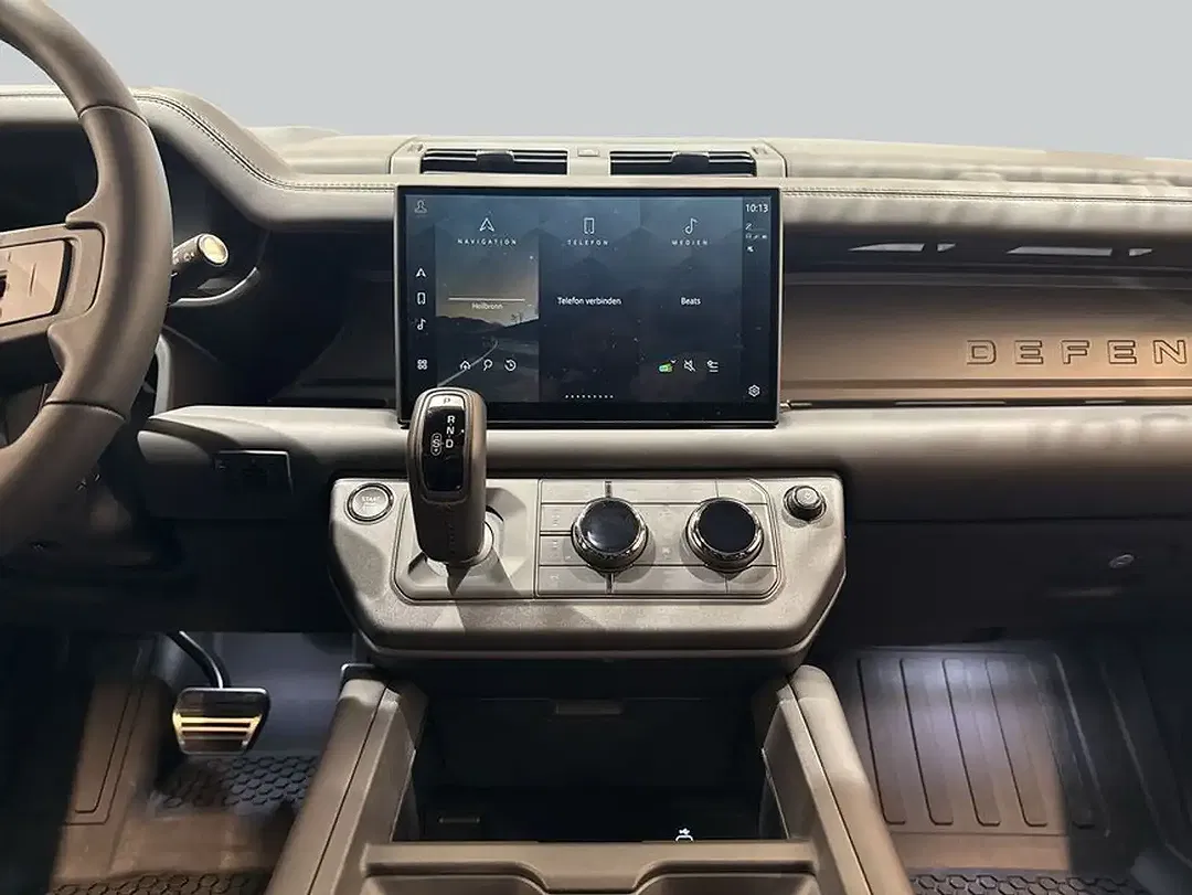 Land Rover Defender - Thumbnail 14