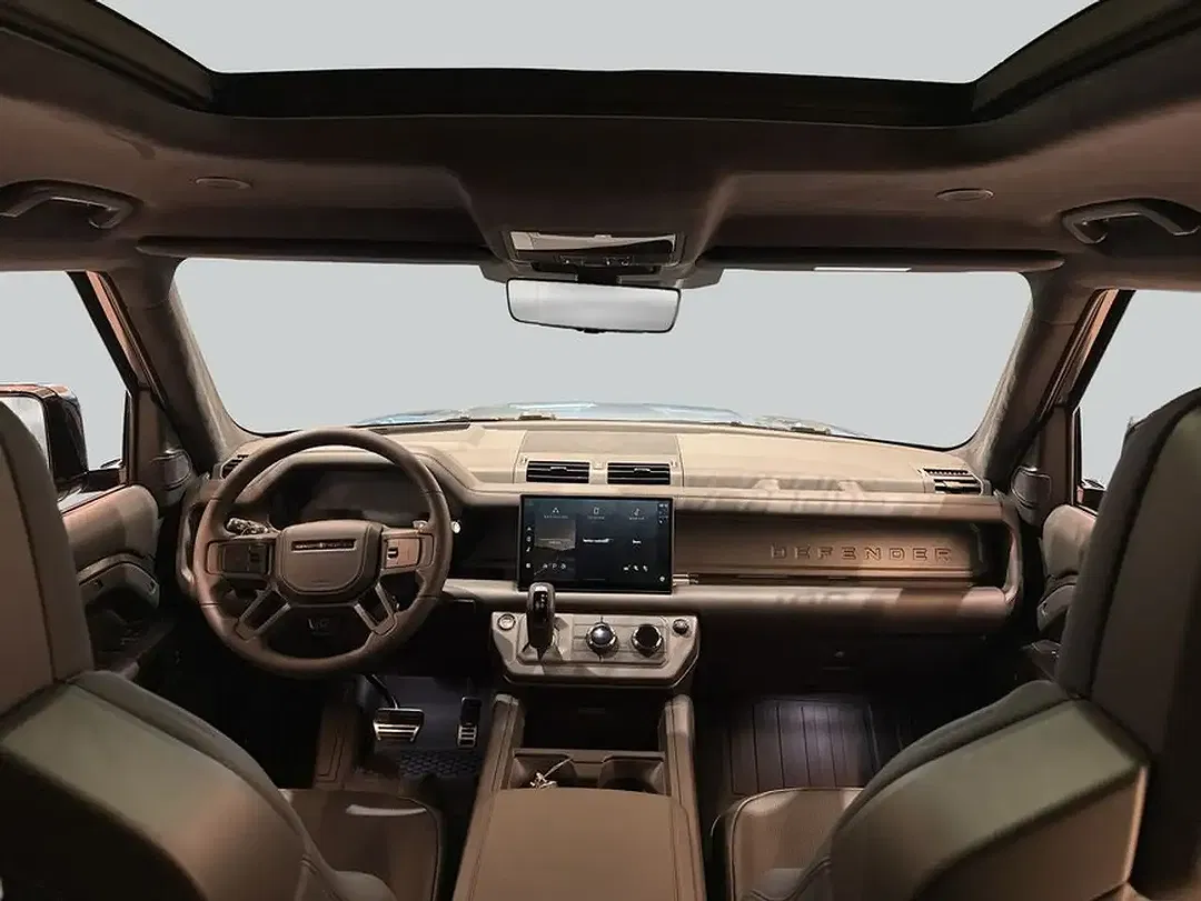 Land Rover Defender - Thumbnail 4