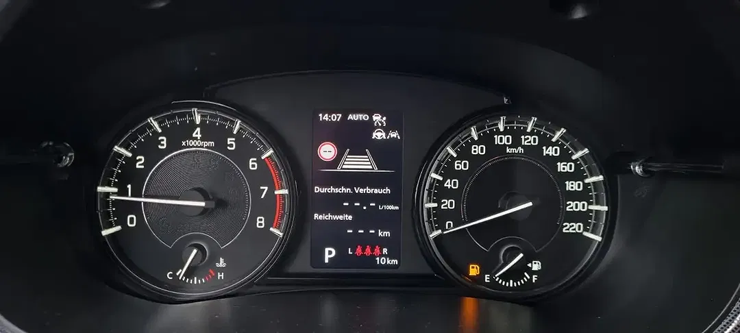Suzuki Vitara - Thumbnail 10