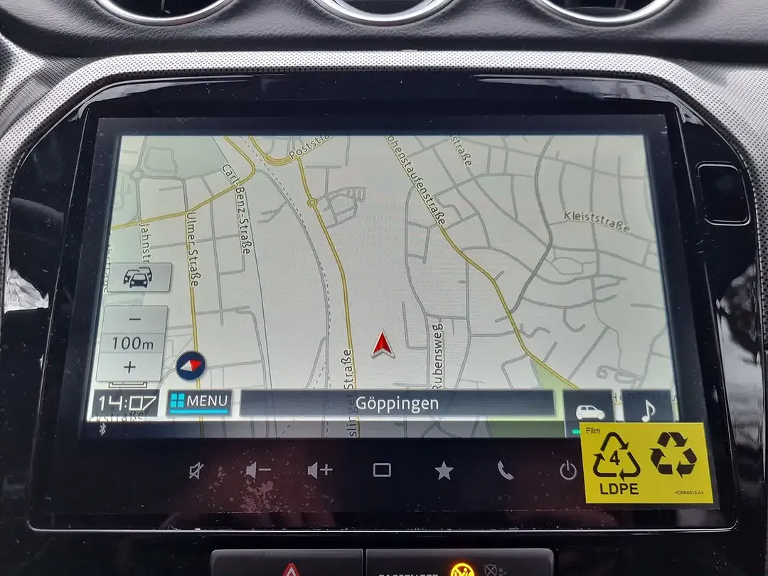 Suzuki Vitara - Thumbnail 12
