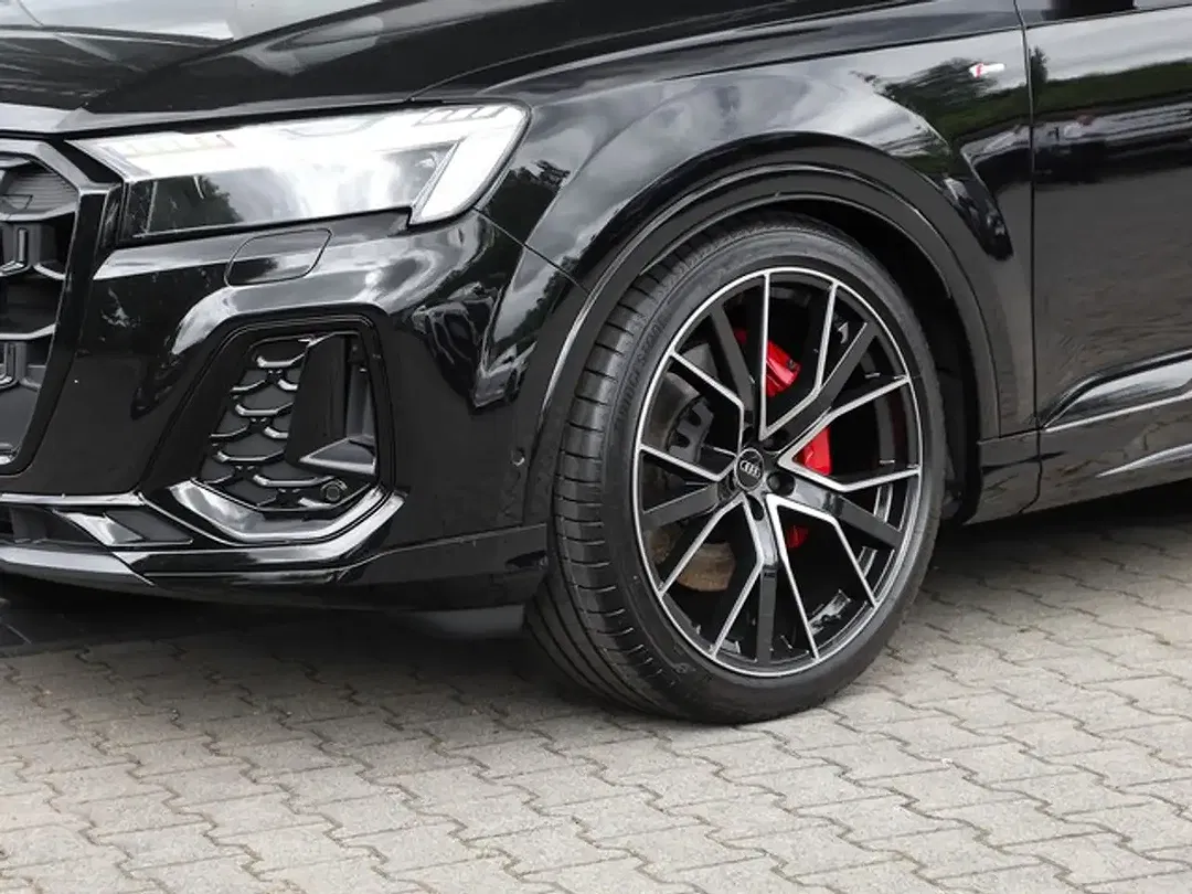 Audi Q7 - Thumbnail 10