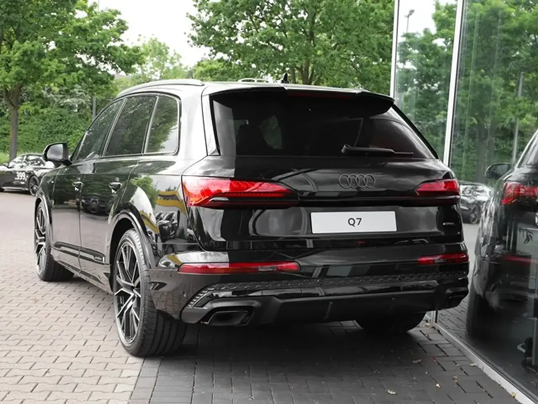 Audi Q7 - Thumbnail 1