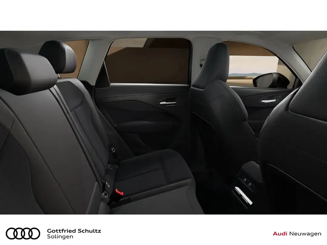 Audi Q3 - Thumbnail 11