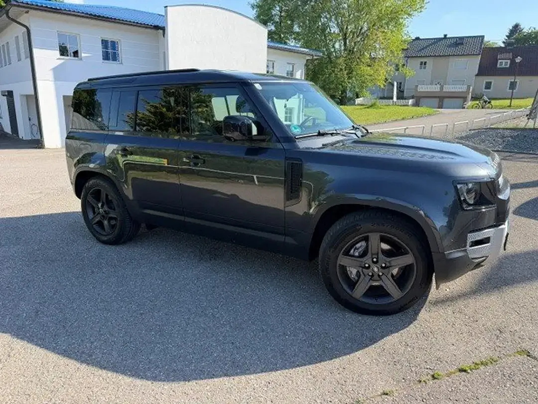 Land Rover Defender - Thumbnail 3