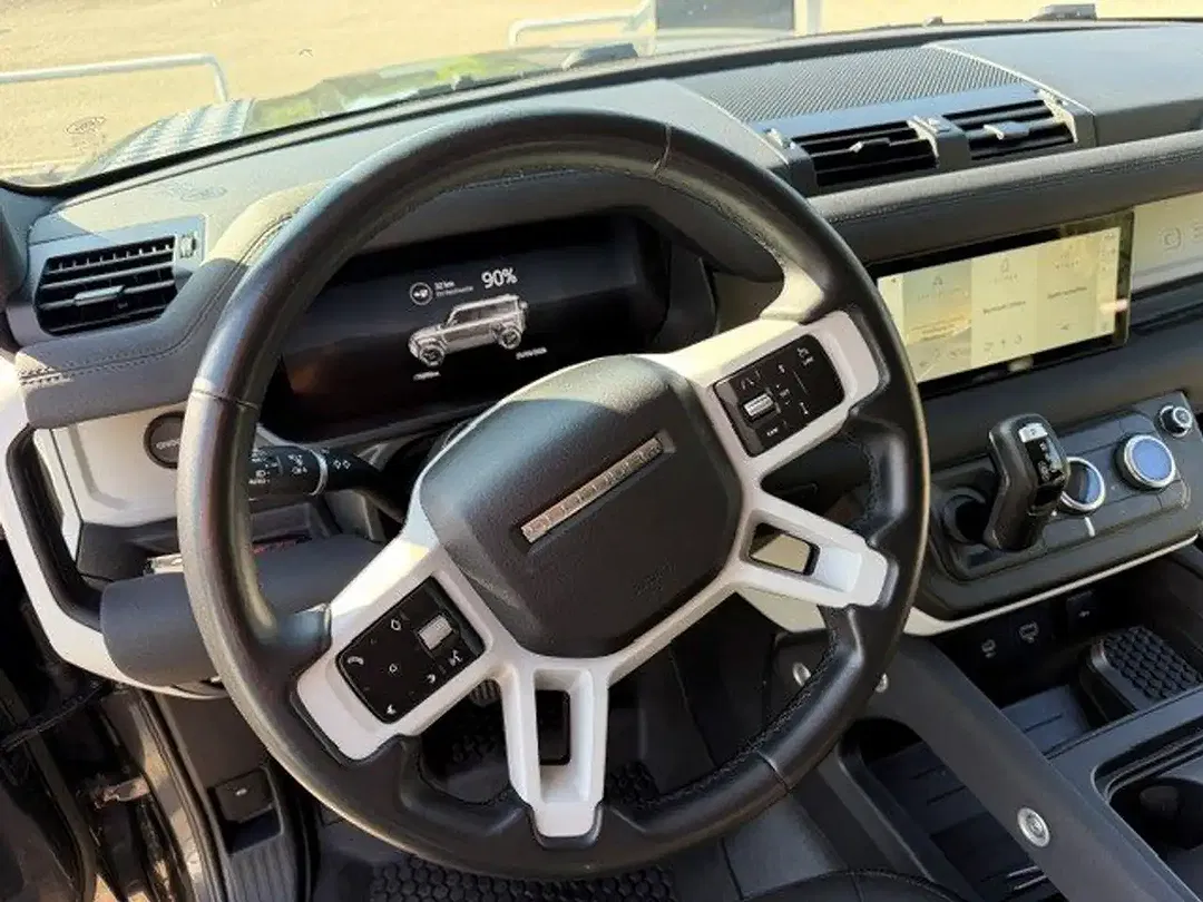 Land Rover Defender - Thumbnail 8