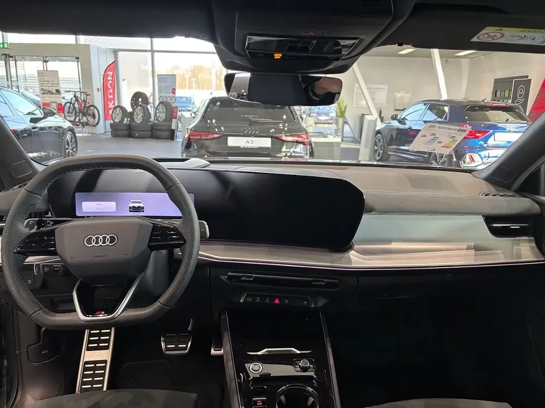 Audi Q3 - Thumbnail 10