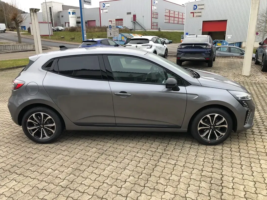 Renault Clio - Thumbnail 10