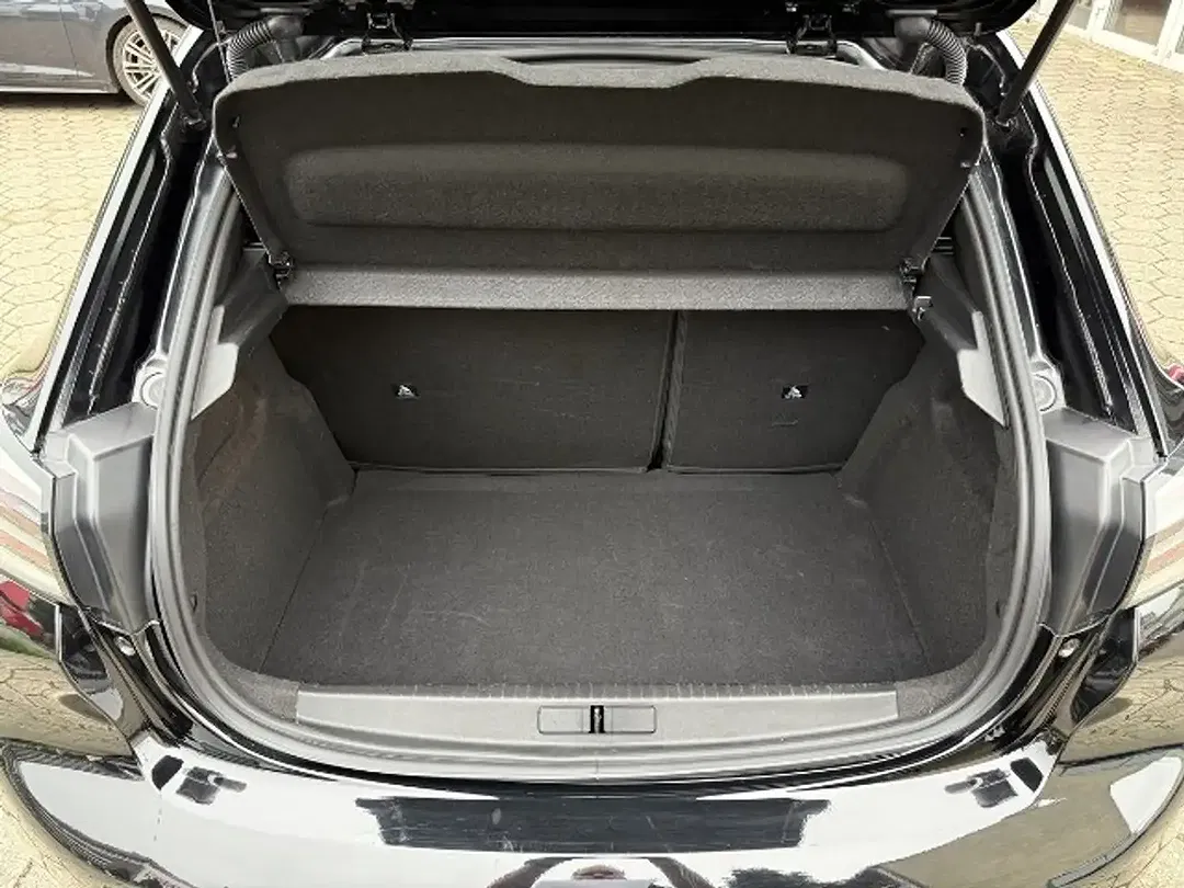 Peugeot 208 - Thumbnail 14