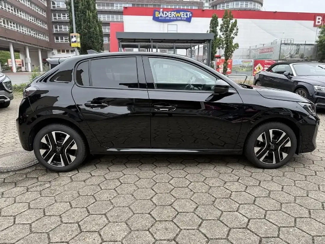 Peugeot 208 - Thumbnail 4