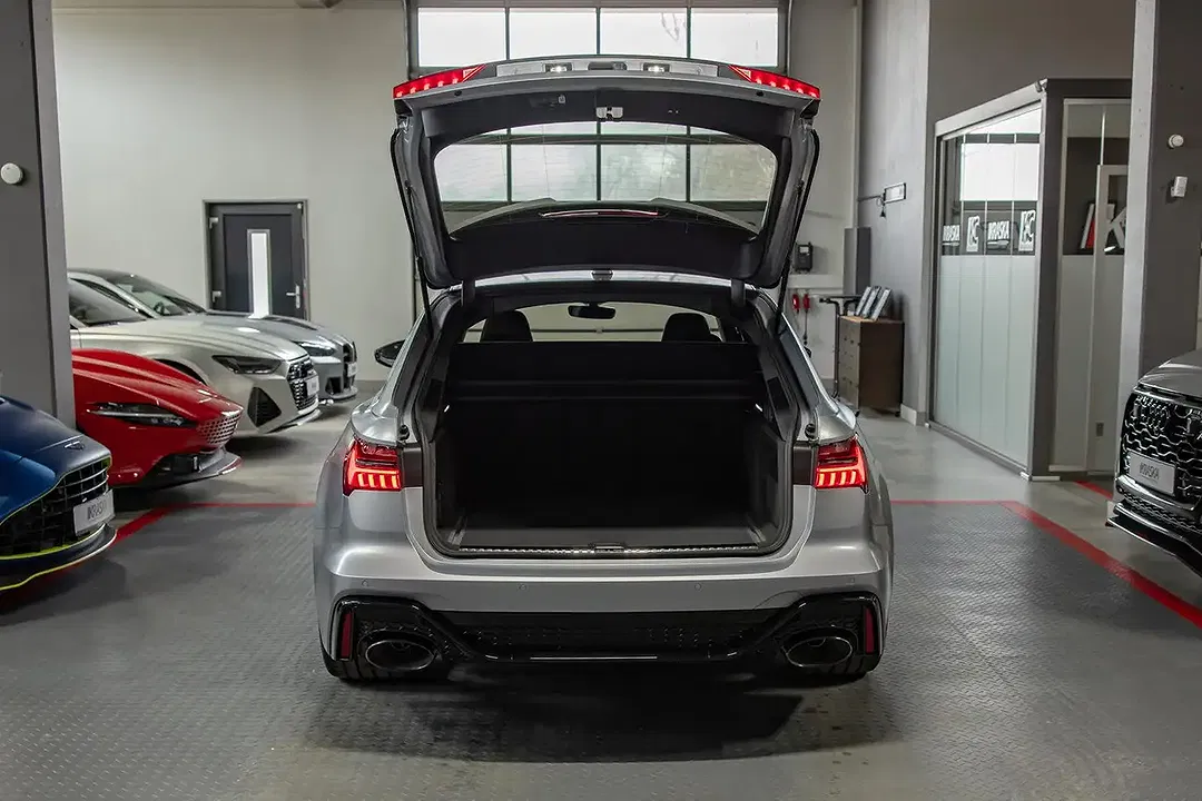 Audi RS6 - Thumbnail 13