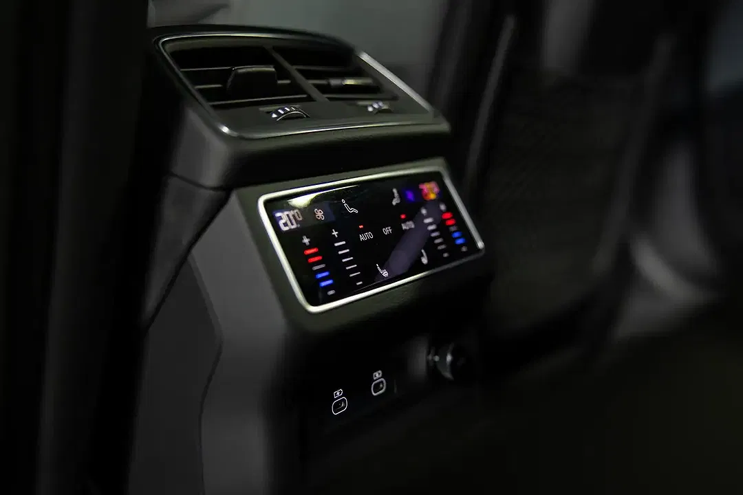 Audi RS6 - Thumbnail 15