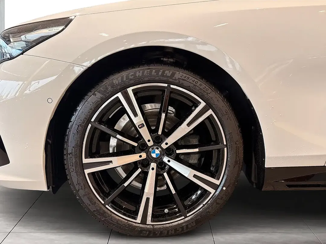 BMW 520 - Thumbnail 4