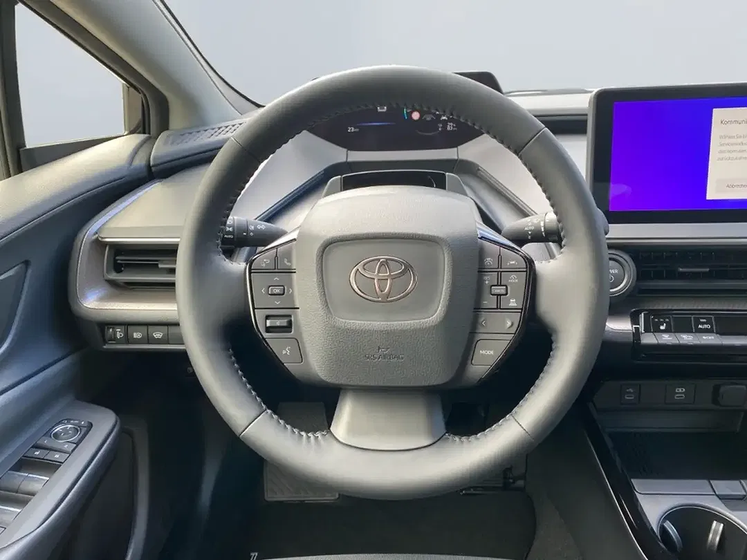 Toyota Prius - Thumbnail 10