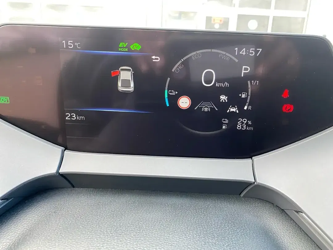 Toyota Prius - Thumbnail 12