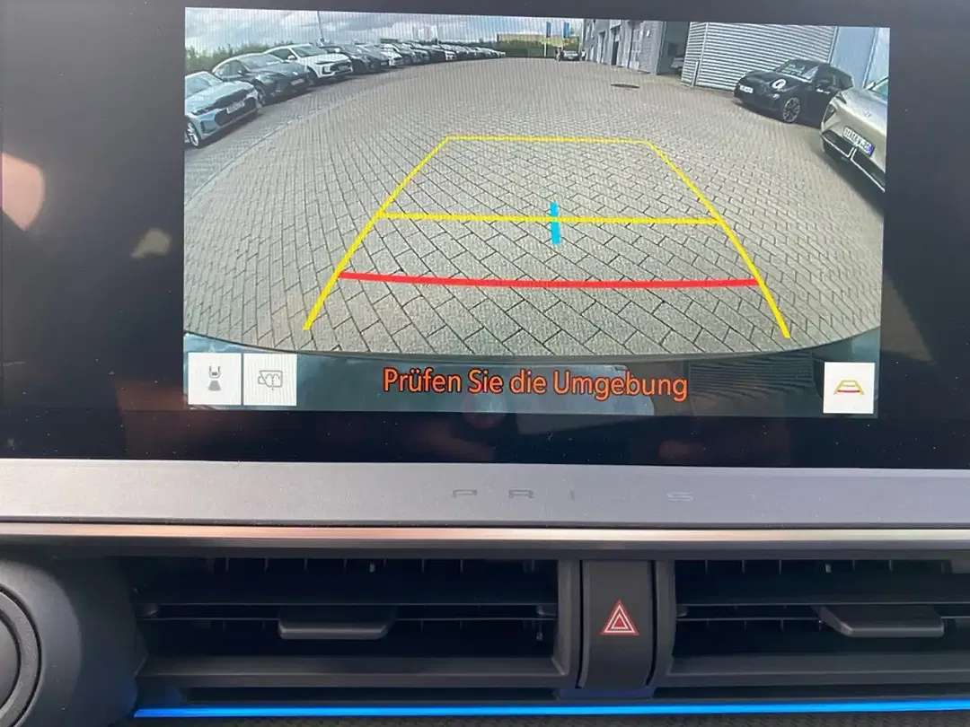 Toyota Prius - Thumbnail 13