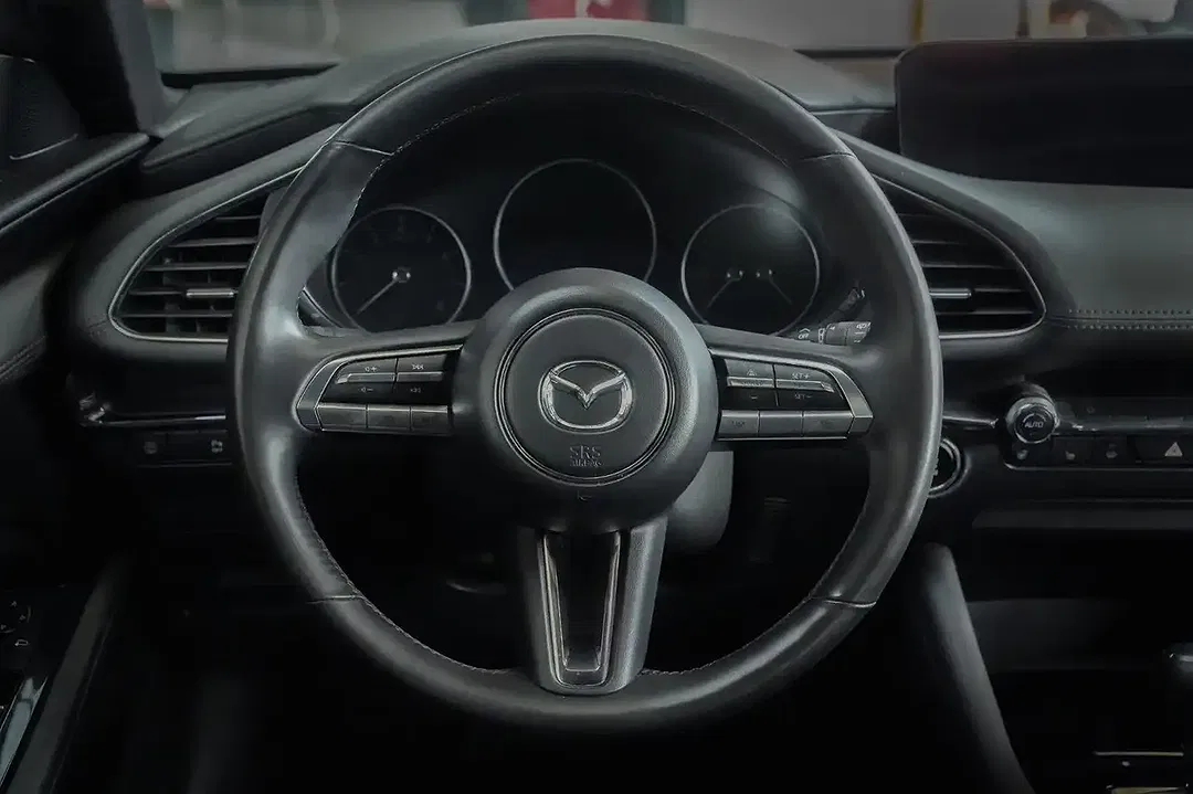 Mazda 3 - Thumbnail 2