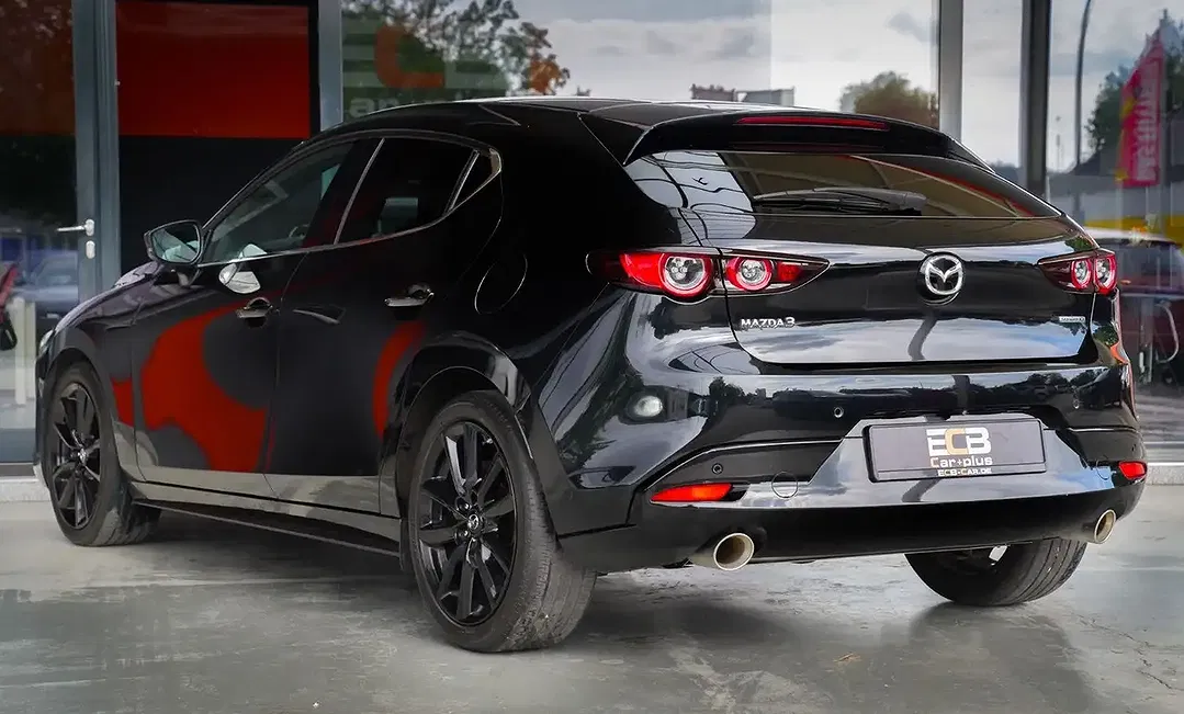 Mazda 3 - Thumbnail 3