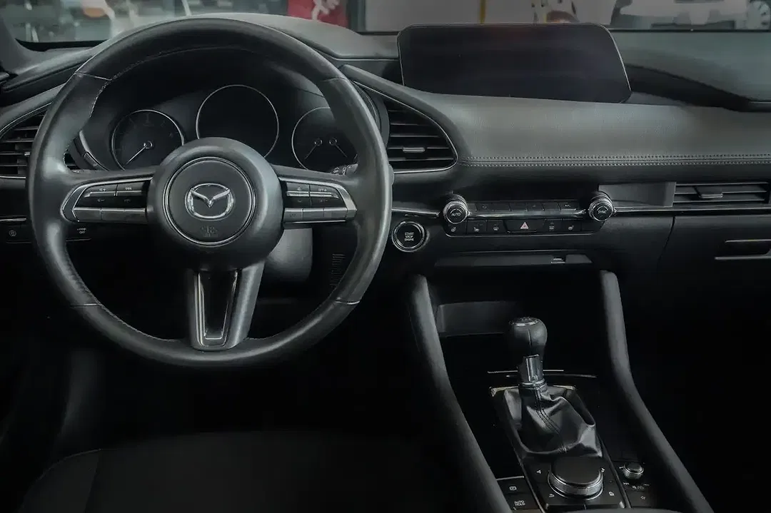 Mazda 3 - Thumbnail 4