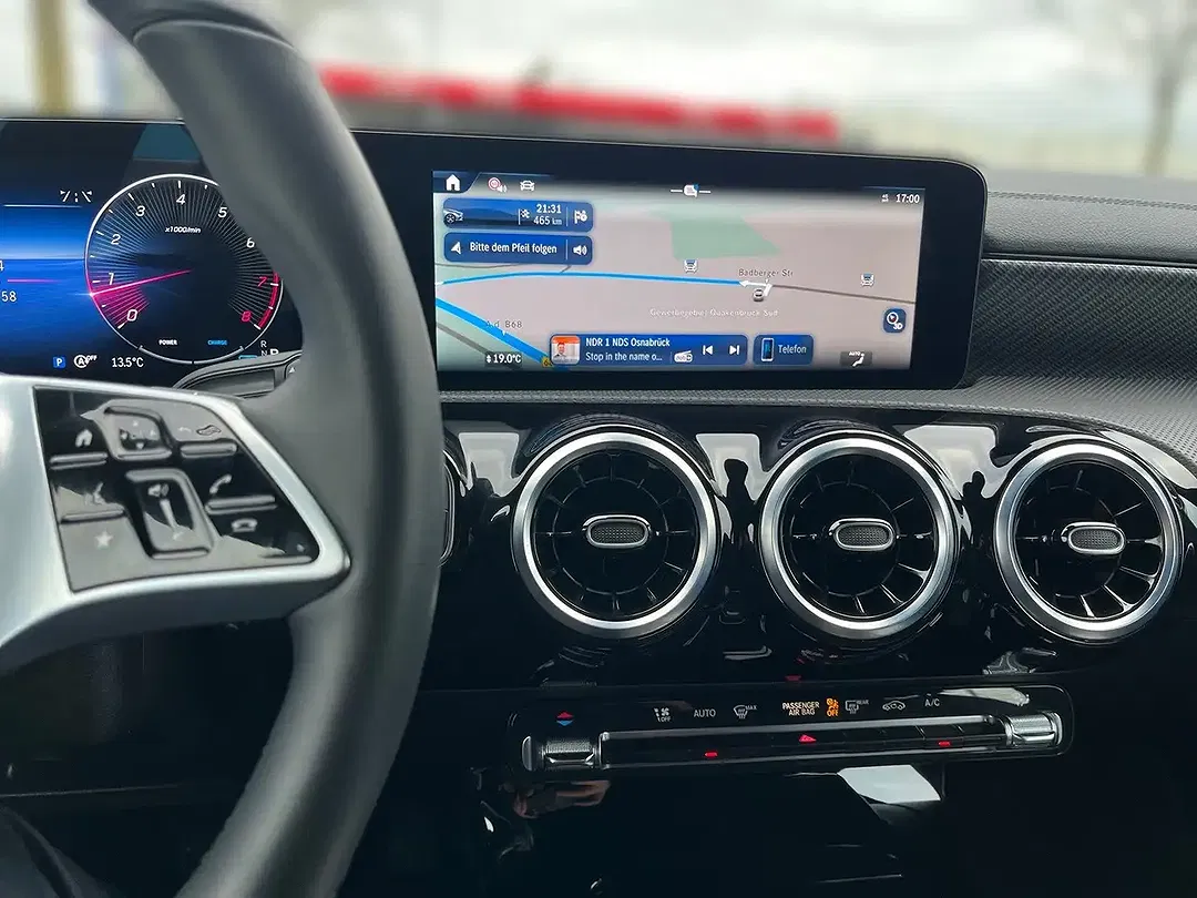 Mercedes-Benz CLA 200 - Thumbnail 10