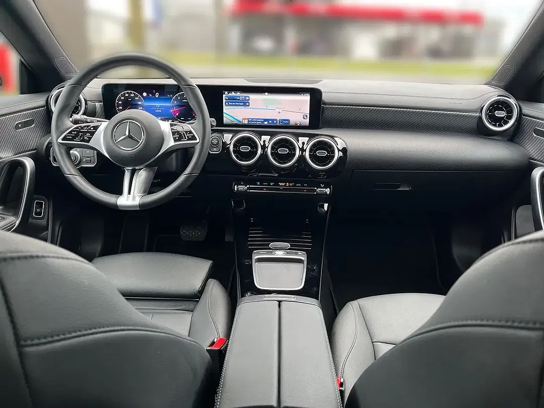 Mercedes-Benz CLA 200 - Thumbnail 12