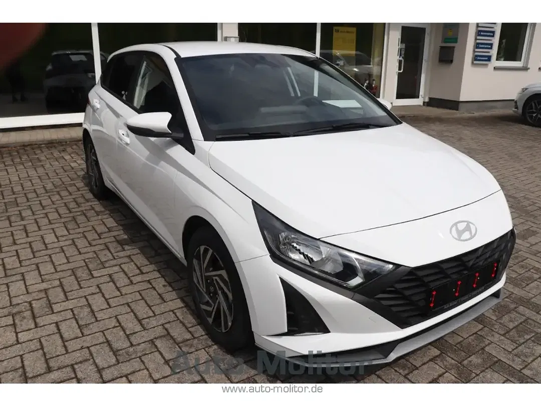 Hyundai i20 - Thumbnail 3