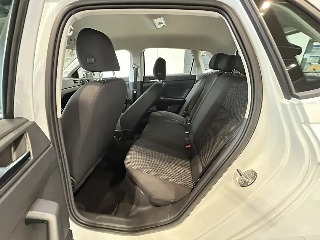 Volkswagen Polo - Thumbnail 11