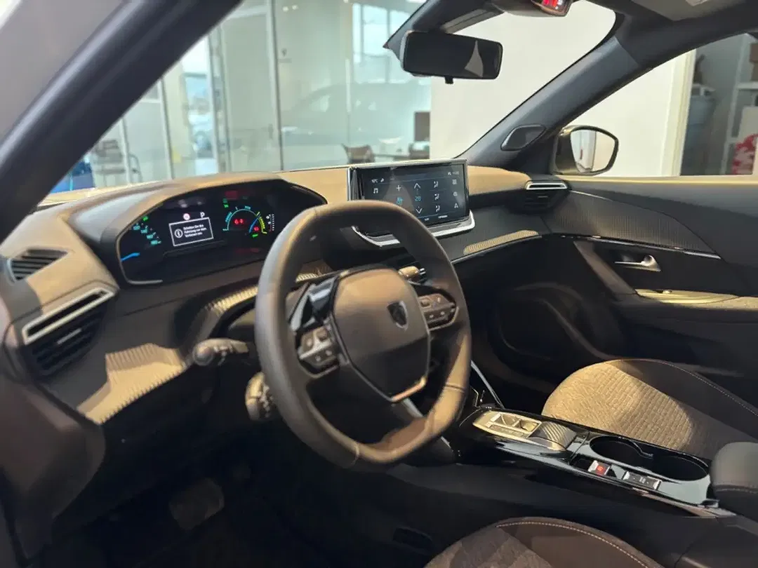 Peugeot 2008 - Thumbnail 11