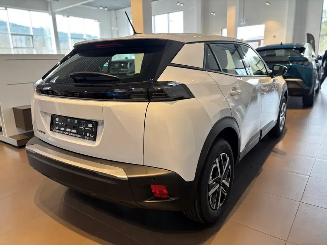 Peugeot 2008 - Thumbnail 4