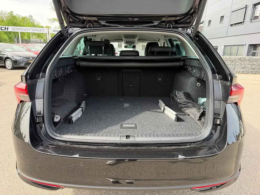 Skoda Octavia - Thumbnail 12