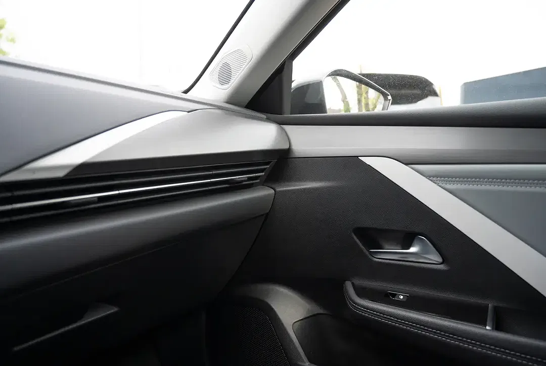 Opel Astra - Thumbnail 9