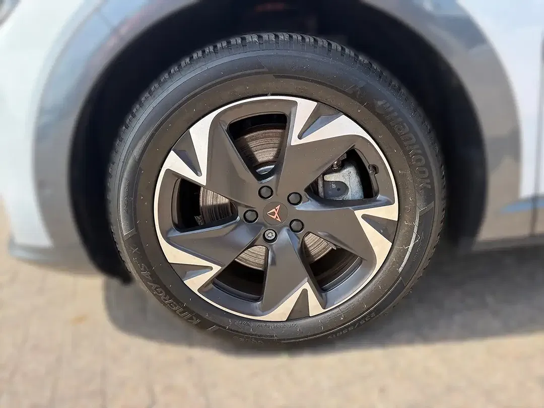 CUPRA Tavascan - Thumbnail 6