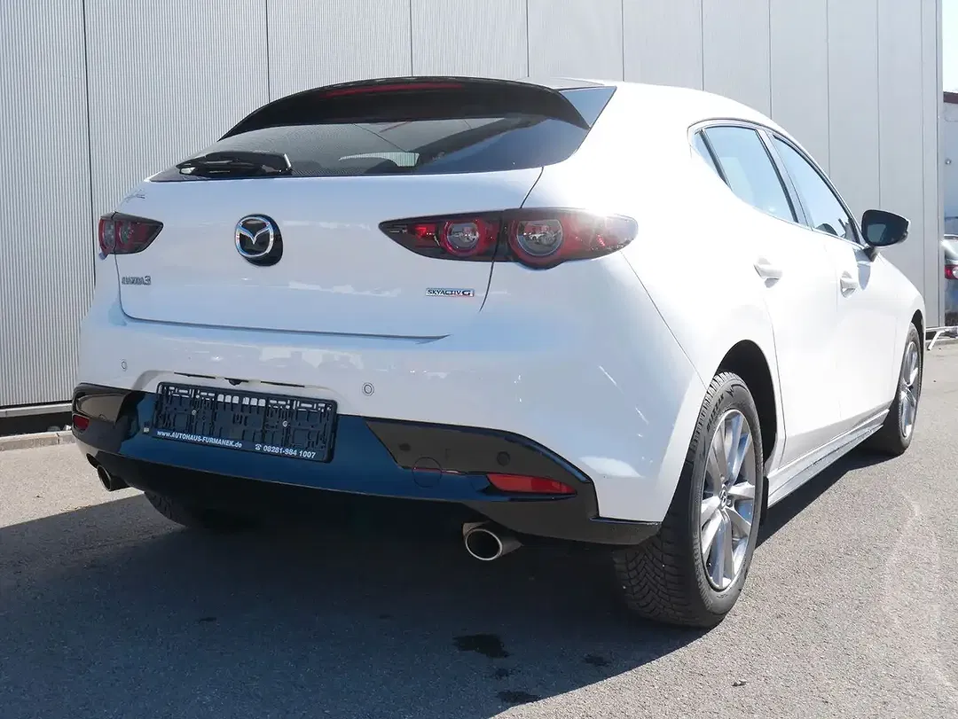 Mazda 3 - Thumbnail 4