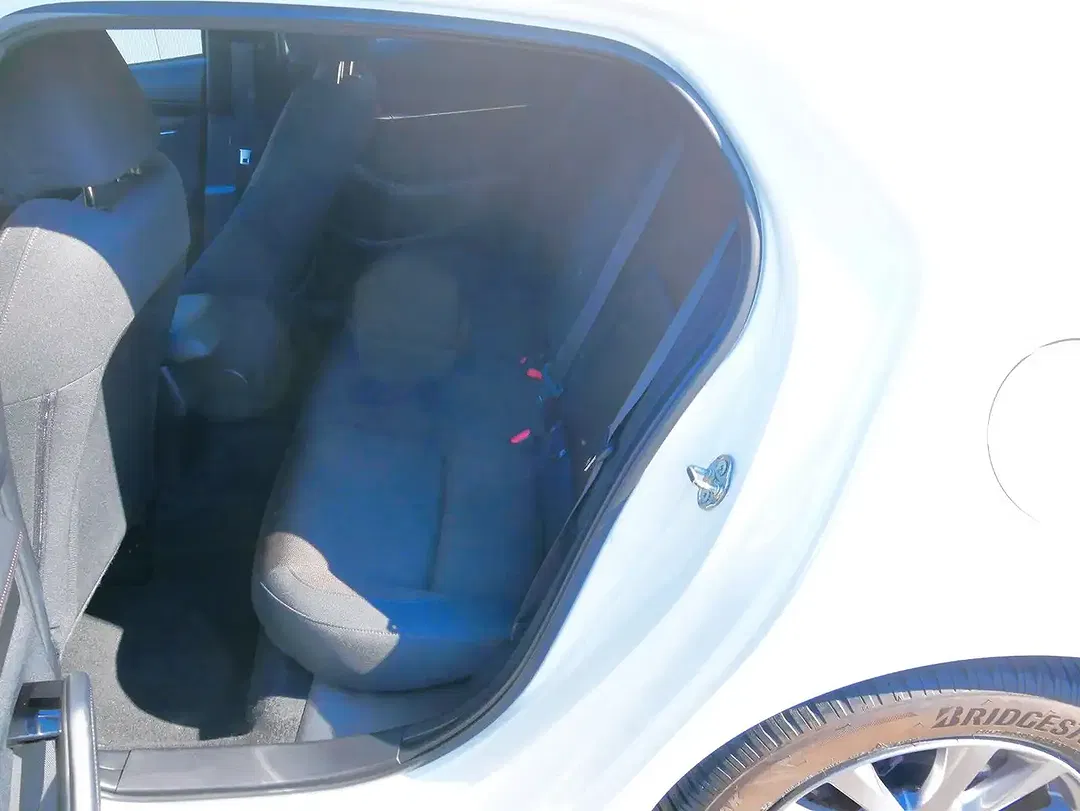 Mazda 3 - Thumbnail 9