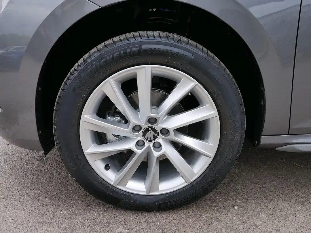 Skoda Kamiq - Thumbnail 5