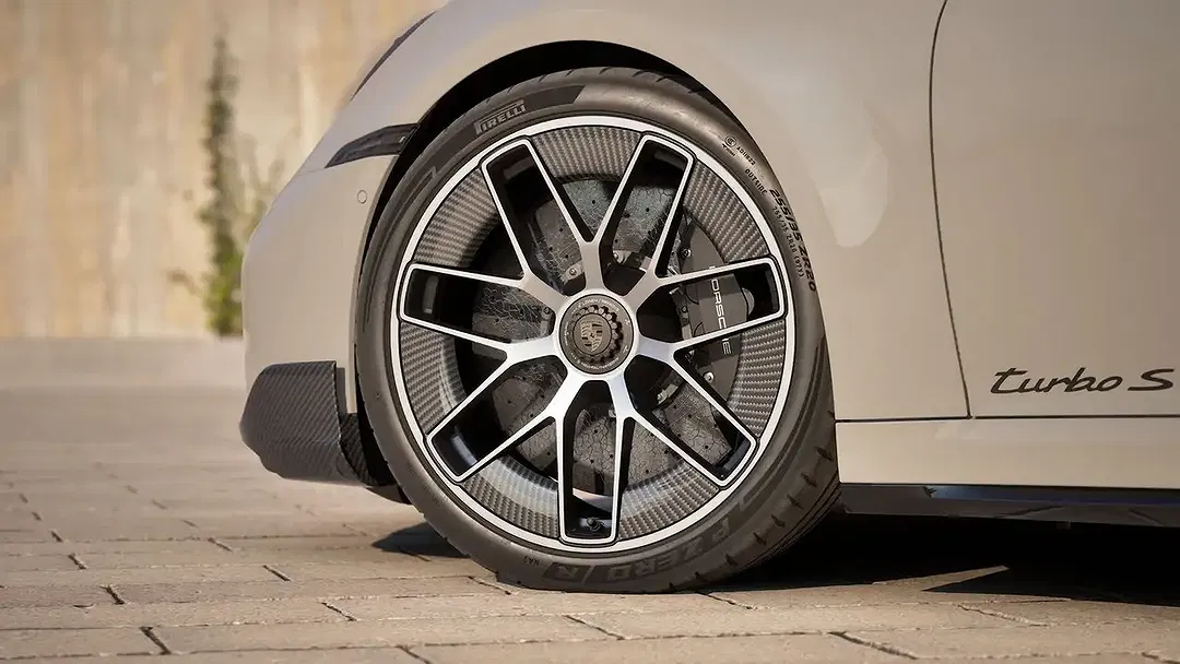 Porsche 911 - Thumbnail 2