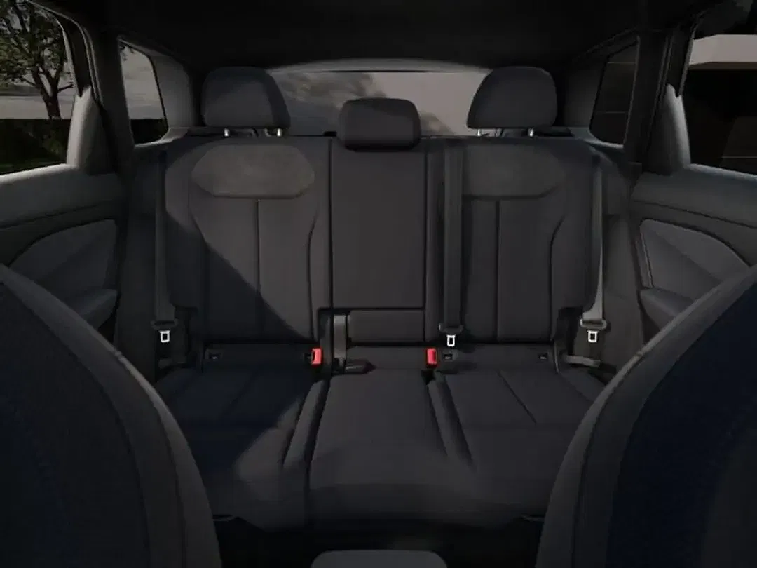 Audi Q3 - Thumbnail 11