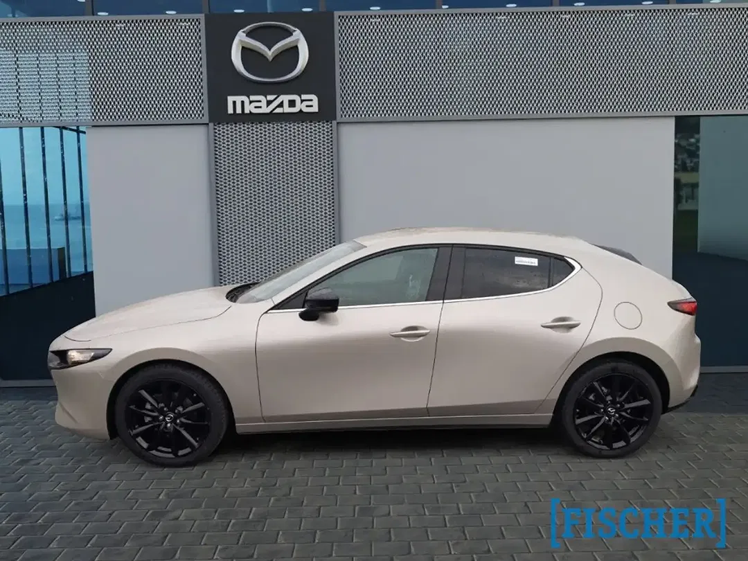 Mazda 3 - Thumbnail 2