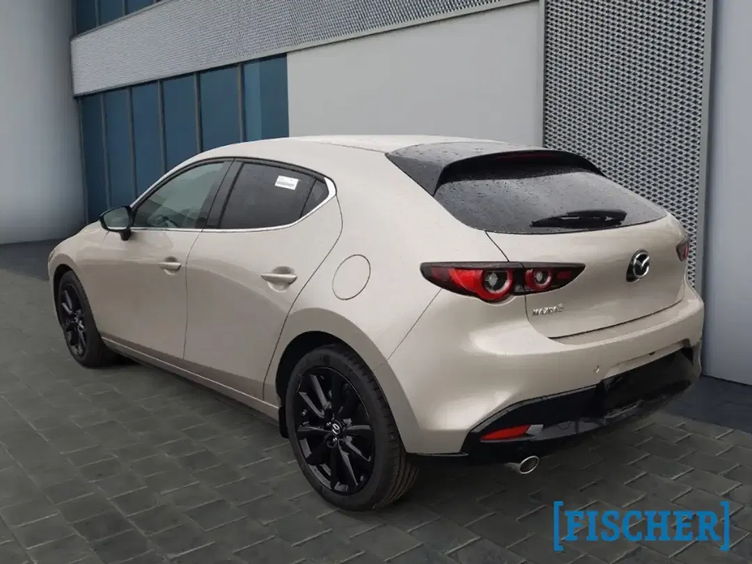 Mazda 3 - Thumbnail 3