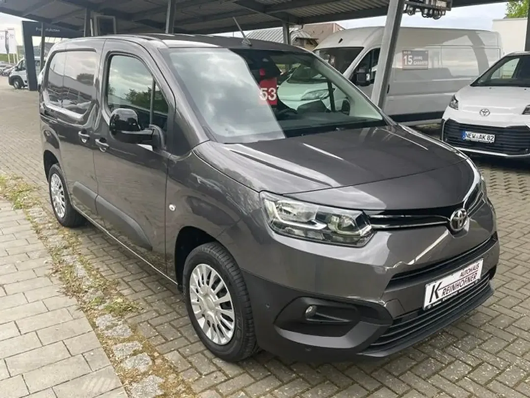 Toyota Proace City - Thumbnail 3