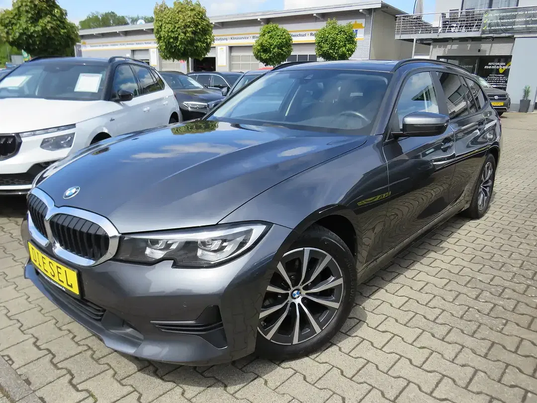 BMW 320 - Thumbnail 1