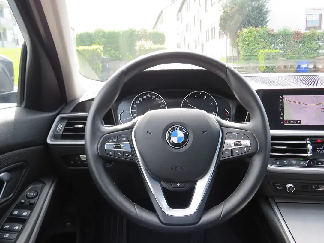 BMW 320 - Thumbnail 13